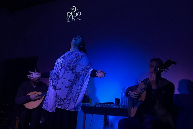 Porto: Live Portuguese Fado Experience with Port Wine - The opening: Lisbon fado and its emotional pull