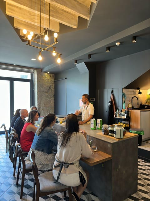 Porto: Local Market Tour & Cooking Class/Showcooking - Key points to know
