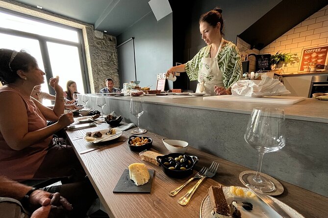 Porto Local Market Visit & Cooking Class / Showcooking - The kitchen in Gaia and the showcooking format