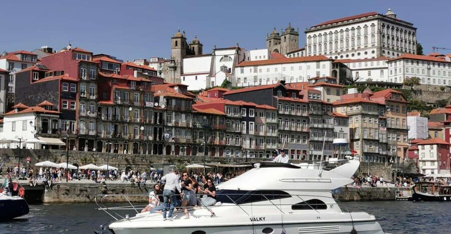 Porto: Luxury Yacht Tour of the 6 Bridges and Douro Estuary - Key points at a glance
