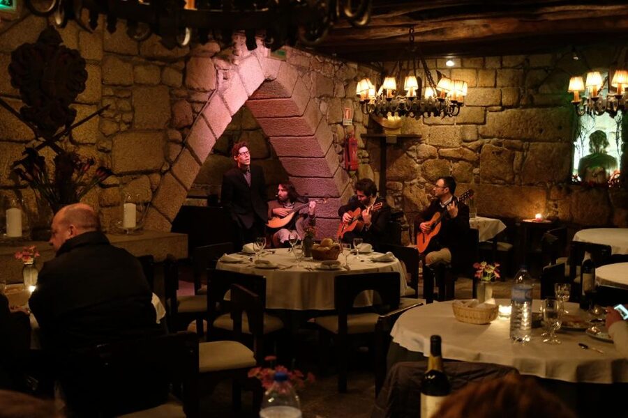 Porto Moonlight Walk & Fado Dinner - Key points to know before booking