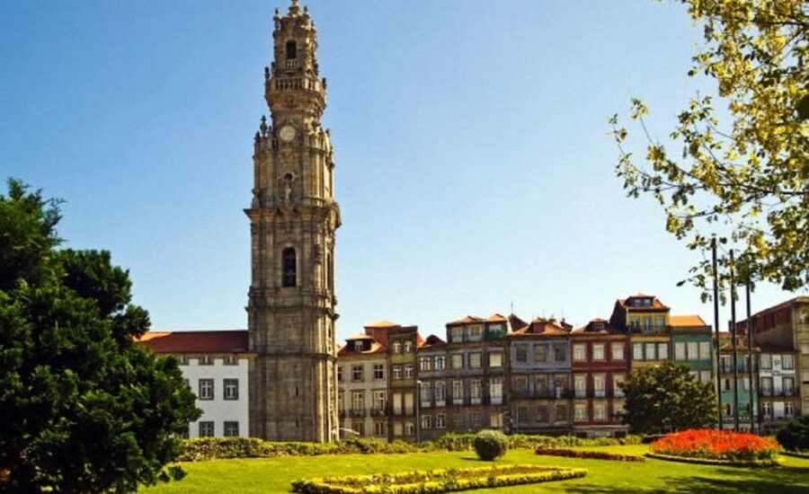 Porto: Old City and Monuments Tour - Bolsa Palace and the grand Arab Hall