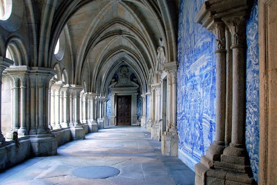Porto: Old City and Monuments Tour - Walking through Porto’s World Heritage old city