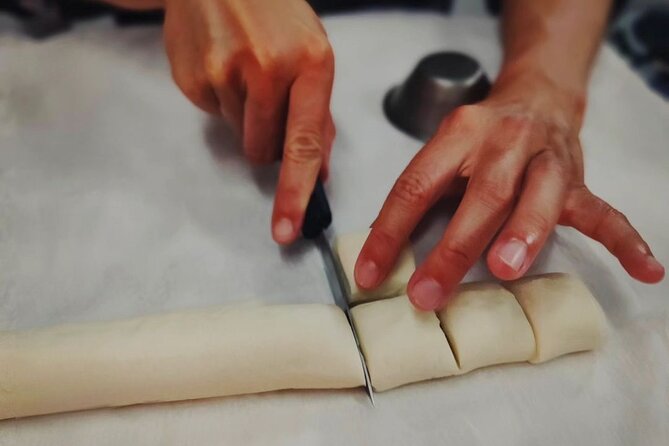 Porto: Pastel de Nata Cooking Class with Porto Wine (Sé do Porto) - Baking, tasting, and packing the finished tarts