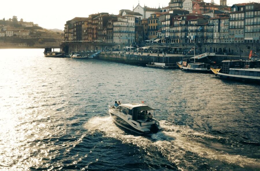 Porto: Private Boat Tour in Douro River - What the boat and service are like
