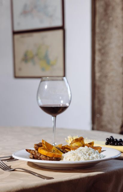 Porto: Private Douro Valley 4x4 Tour with Lunch - Who should book this seven-hour outing