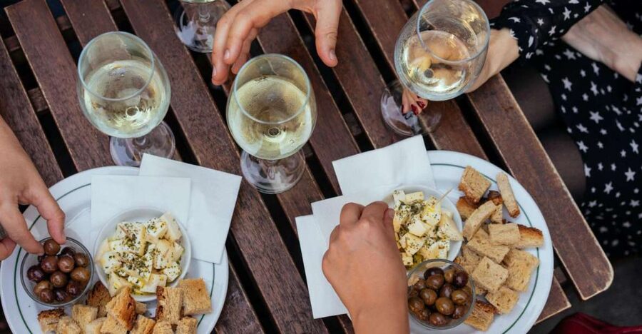Porto: Private Evening Tour with Drinks & Bites - Starting at Rua da Picaria 109