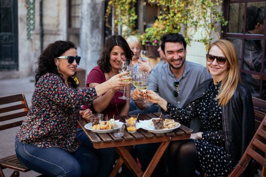Porto: Private Evening Tour with Drinks & Bites - The drinks: useful variety, modest quantities
