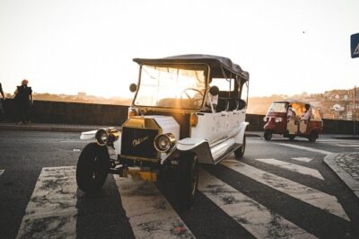 Private Tour of the Historic City in a Classic Ford T