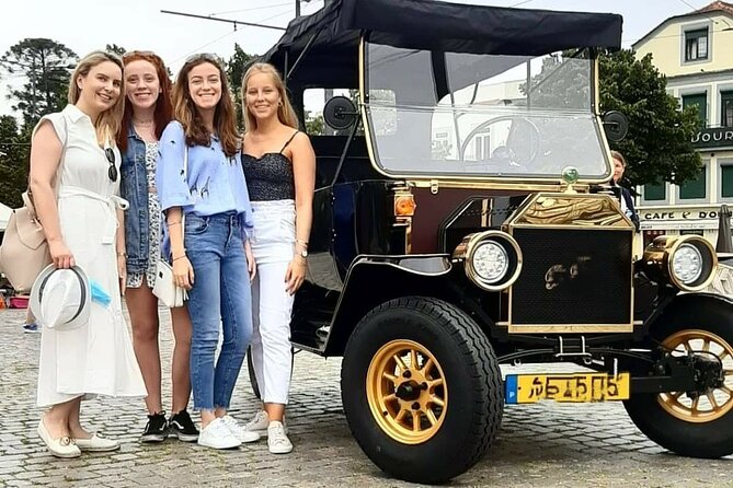 Porto: Private Tour to the Historic Center in a Classic Car - Porto in a classic car: a fast, personal introduction