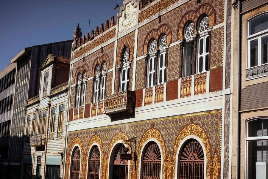 Porto: Private Tour with Locals – Highlights & Hidden Gems - What the $91 price means
