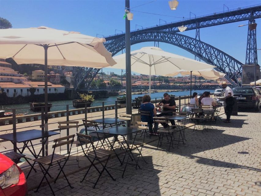 Porto: Private Walking Food Tour with Tastings - What the guide adds to the experience