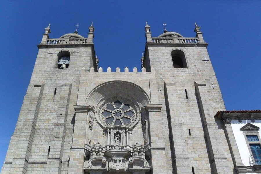 Porto Private Walking Tour with Fast Track to Lello - From Aliados to Porto’s civic center