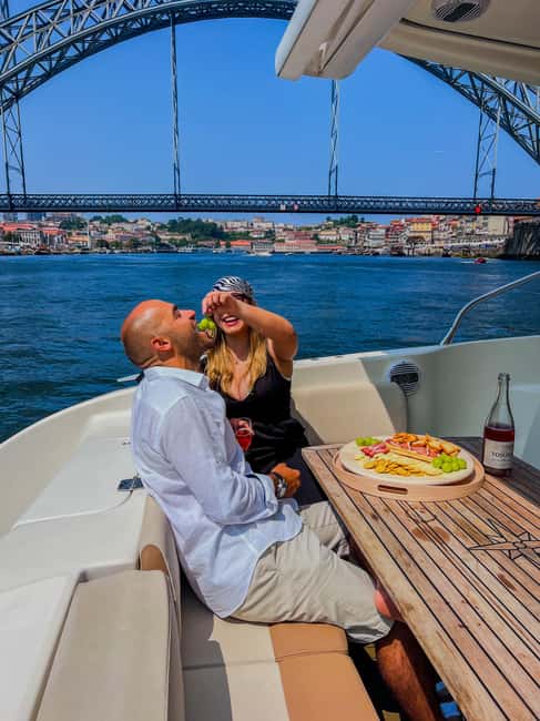 Porto: Private Yacth Cruise with Wine, Snacks & 6 Bridges - Why Porto looks best from the Douro