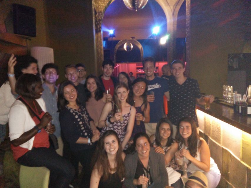 Porto: Pub Crawl with 6 Drinks and VIP Club Entry - Starting at Praça Gomes Teixeira at 10:30pm