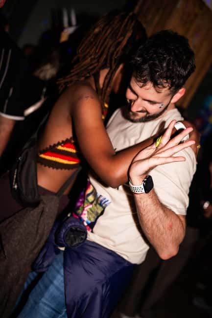 Porto: Pub Crawl with 7 Drinks, Games, and VIP Club Entry - The people make or break the evening