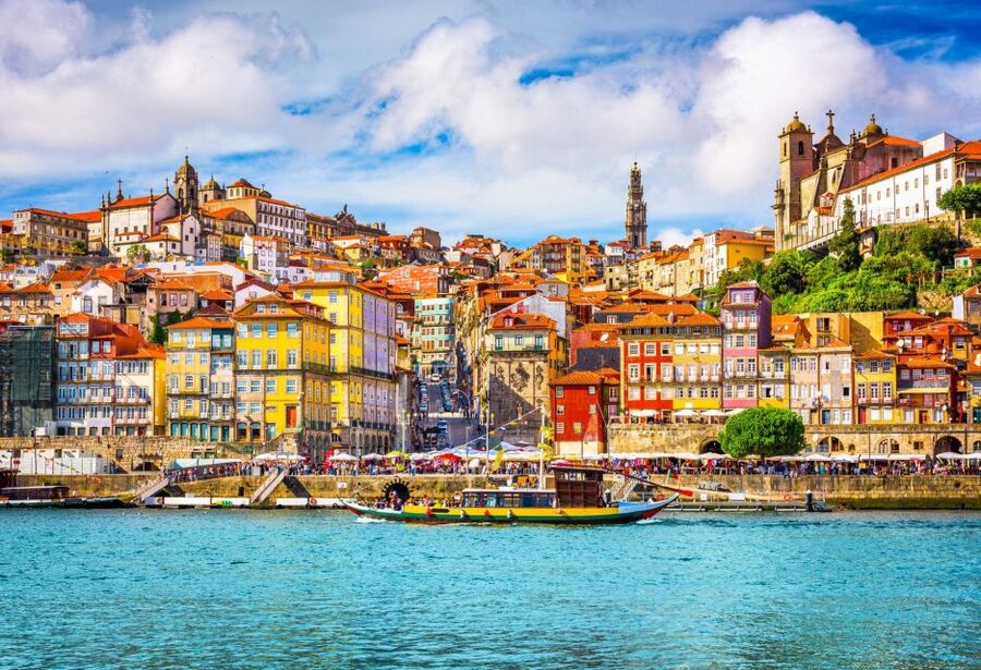 Porto Ribeira and highlights Private Walking Tour - Key points at a glance