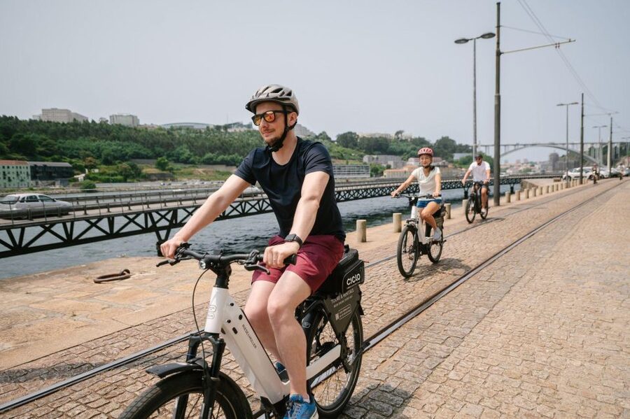 Porto Riverbank Tour on an e-bike: Atlantic Coast, Gardens - From Ribeira to the open Atlantic