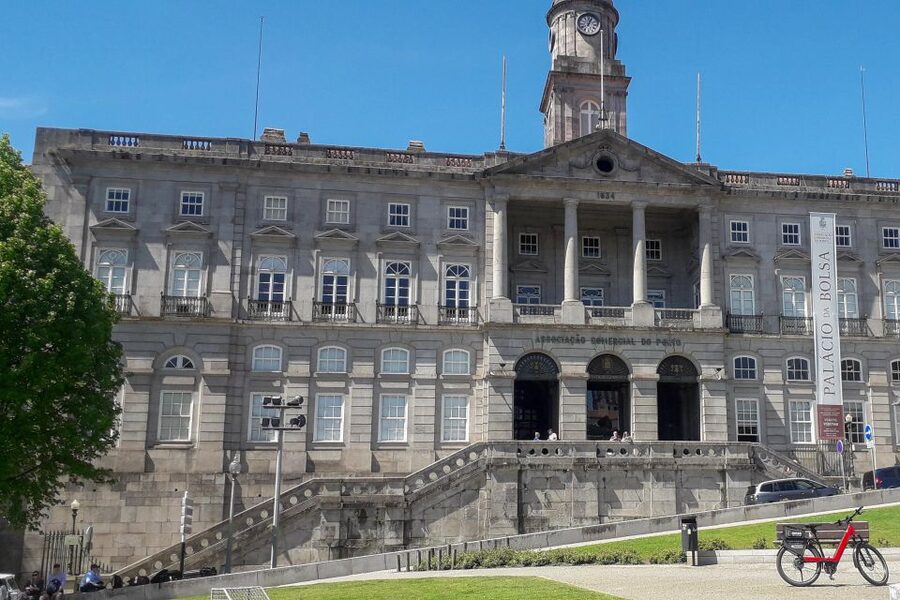 Porto Riverbank Tour on an e-bike: Atlantic Coast, Gardens - Porto’s parks, where the ride slows down