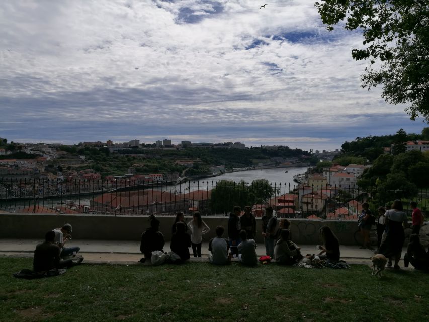 Porto: Riverside Panoramic E-Bike Tour - Parque da Cidade: the ride’s calm finish