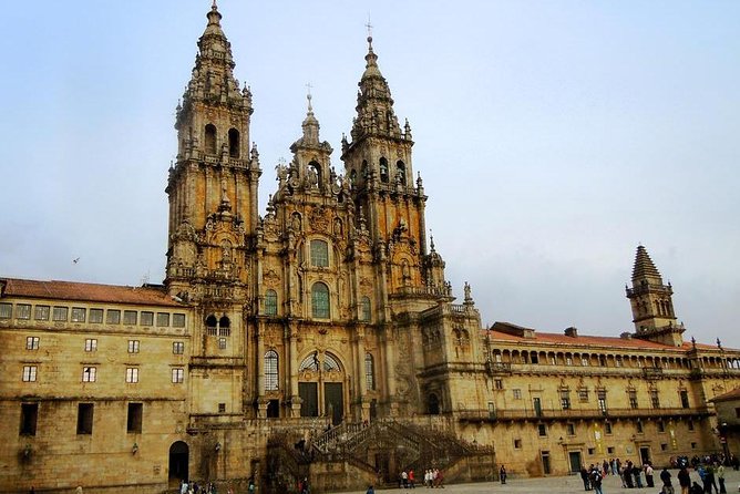 Porto: Santiago de Compostela and Valença do Minho Day Trip - The morning ride from Porto to Galicia