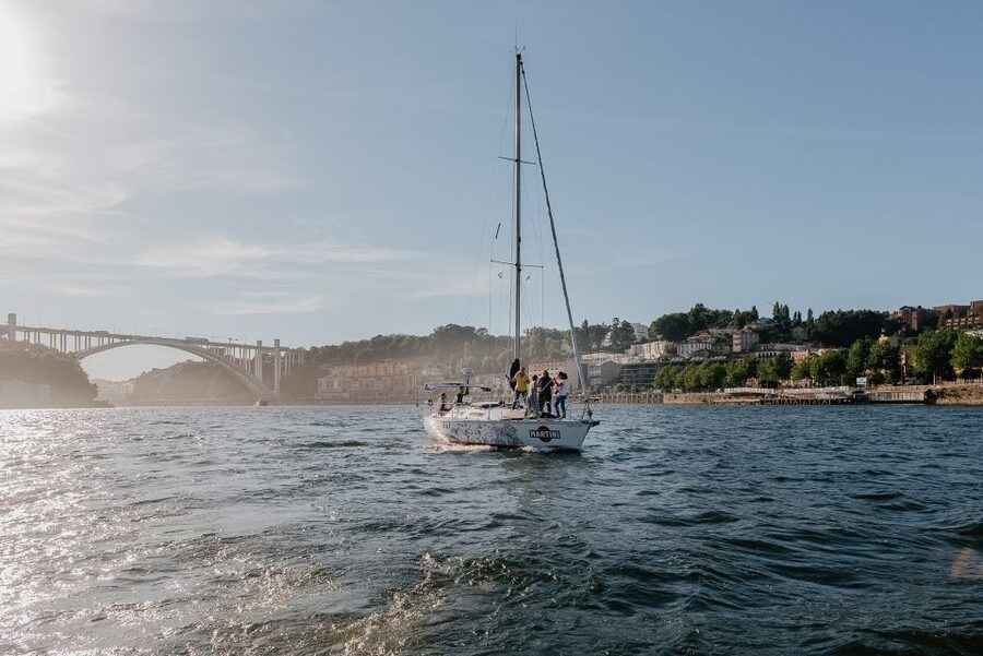 Porto: Shared Douro River Sunset Cruise with Welcome Drink - What the eight-person limit really adds