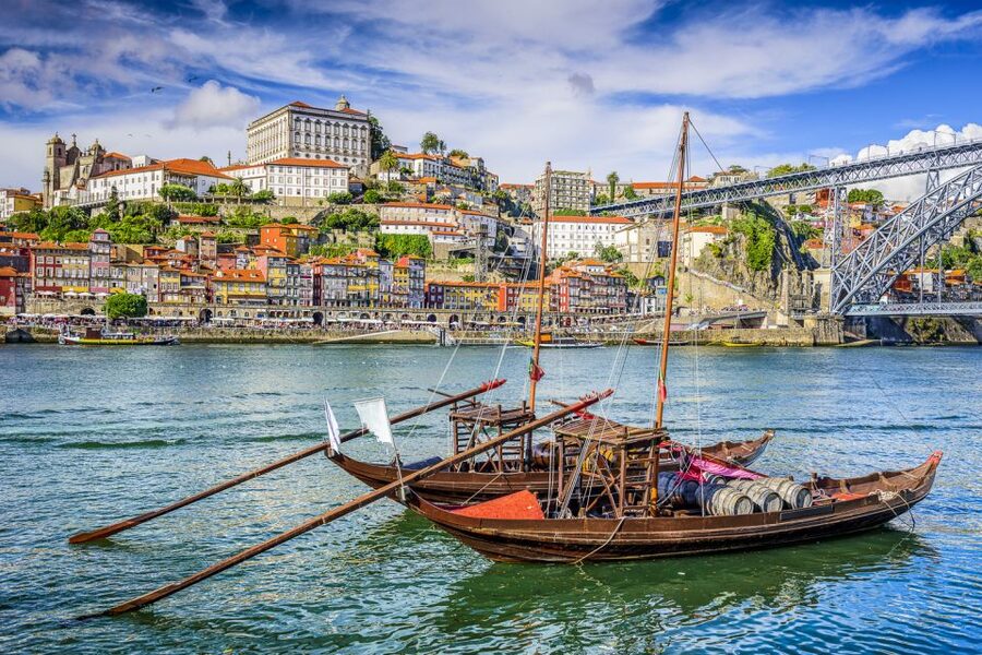 Porto: Six Bridges Cruise - Riding a traditional rabelo boat