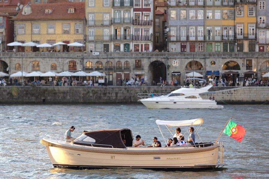 Porto: Six Bridges Douro River Cruise with Drinks - Leaving Douro Marina for the open river