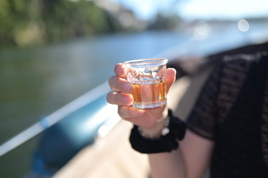 Porto: Six Bridges Douro River Cruise with Drinks - Chasing the light toward the estuary