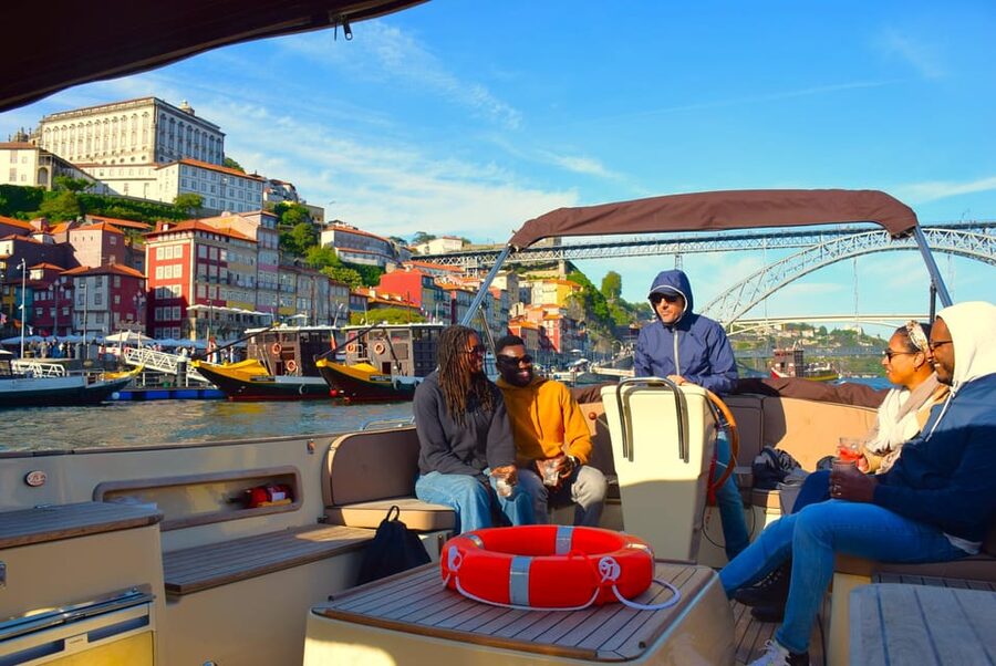 Porto: Six Bridges Douro River Cruise with Drinks - Boat comfort, group feel, and practical limits