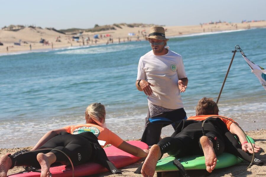 Porto: Small Group Surf Lesson with Transportation - What is included for $58