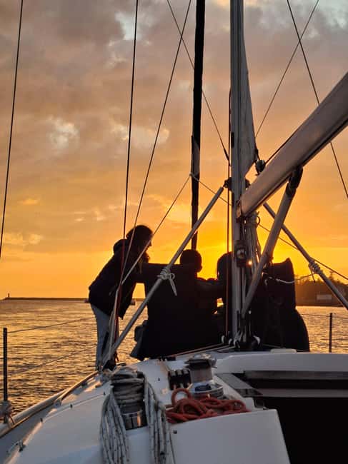 Porto: Sunset Sailboat Tour with Welcome Drink - Drinks, snacks, and the Porto Spritzer