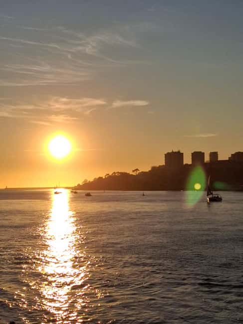 Porto: Sunset Sailboat Tour with Welcome Drink - Boarding at Douro Marina and meeting the crew