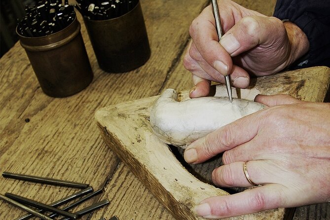 Porto: Tour to the world of silver in a century-old workshop - What the store adds to the visit