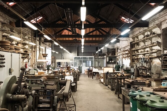 Porto: Tour to the world of silver in a century-old workshop - Is $17 a fair price?