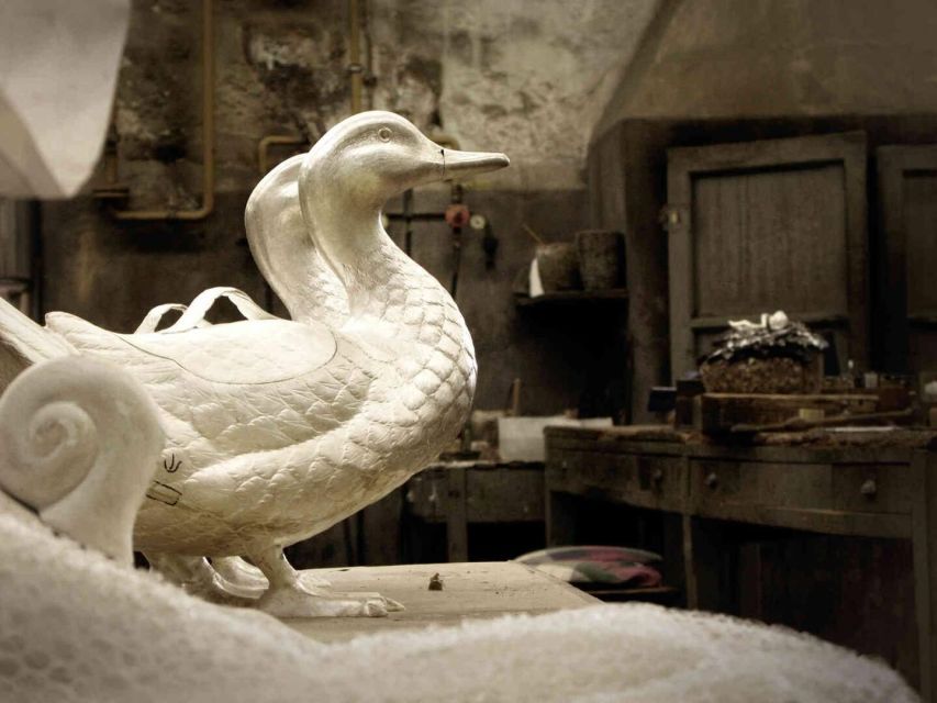 Porto: Tour to the world of silver in a century-old workshop - Who will enjoy Alcino Silversmith most?