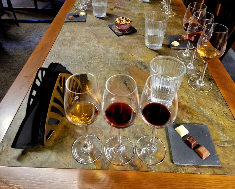 Porto tour with Port Wine tasting in a hidden wine cellar! - Sé do Porto brings together views and old Porto