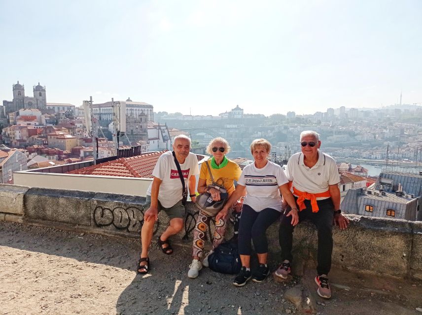 Porto tour with Port Wine tasting in a hidden wine cellar! - Crossing to Gaia for the Port tasting