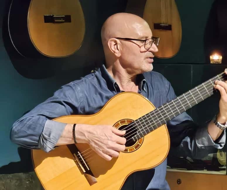 Porto: Traditional Fado Show at Sao Bento with Port Wine - São Bento Station gives the show a memorable start