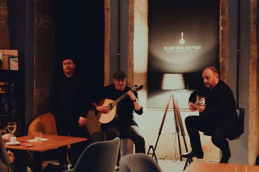 Porto: Traditional Fado Show with Welcome Drink - Why Fado works best in a small Porto room