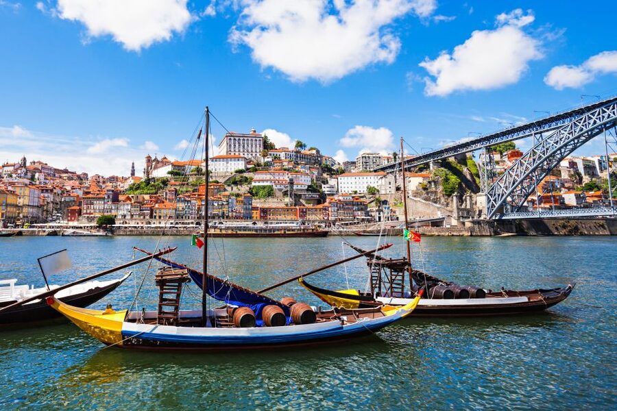 Porto: Tuk-Tuk Tour, Douro River Cruise, and Wine Tasting - Why the electric tuk-tuk works well in Porto