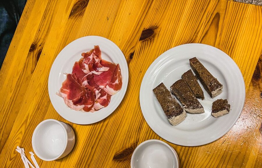 Porto: Walking Dinner Tour with Family-Owned Restaurants - Practical ways to prepare