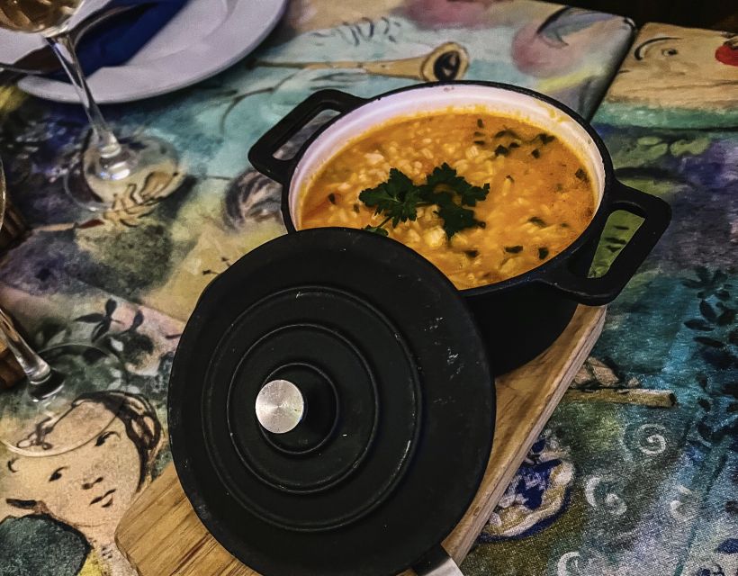 Porto: Walking Dinner Tour with Family-Owned Restaurants - Why this Porto food walk works