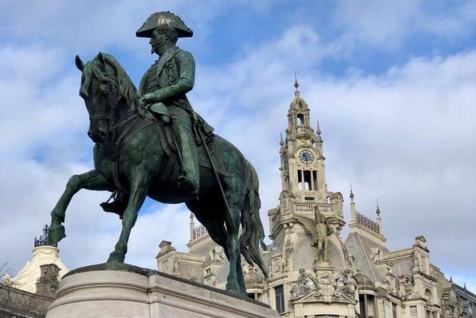 Porto Walking Tour - Guides, group size, and the feel of the walk