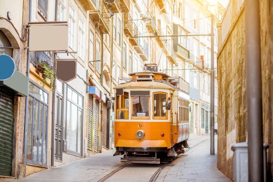 Porto Walking Tour of the city centre in small-groups - What the historical story adds