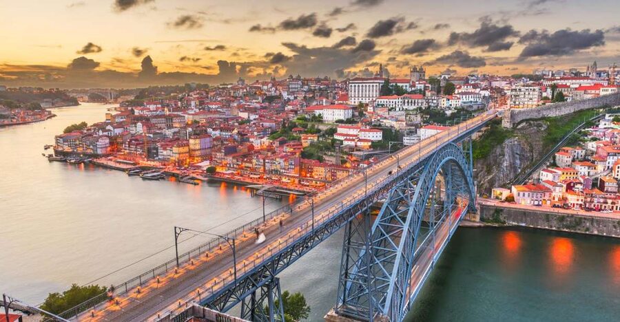 Porto Walking Tour of the city centre in small-groups - Clérigos Church and Porto’s high points
