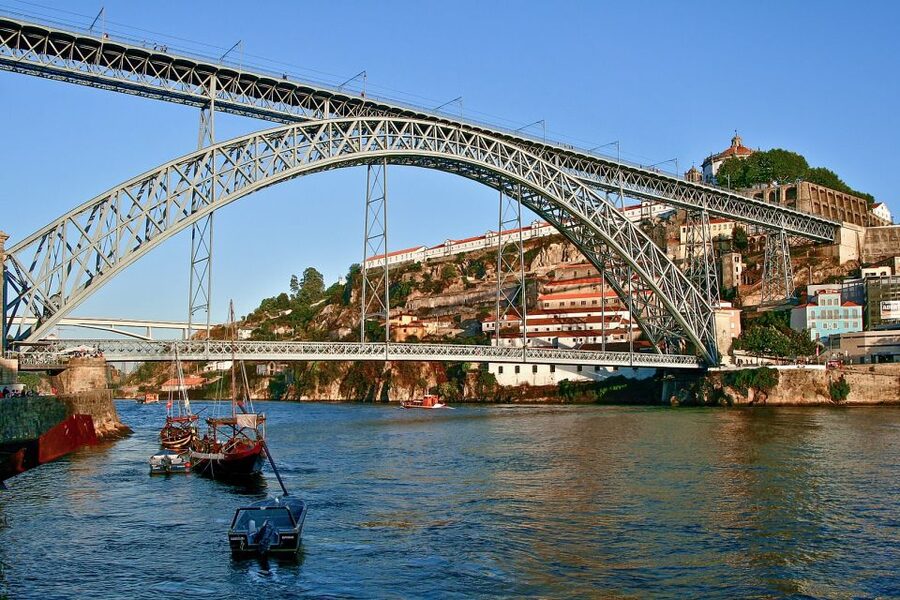 Porto Walking Tour of the city centre in small-groups - Porto Cathedral finishes the route