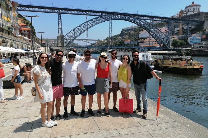 Porto Walking Tour - The Perfect Introduction to the City - Fonte dos Leões and the University of Porto