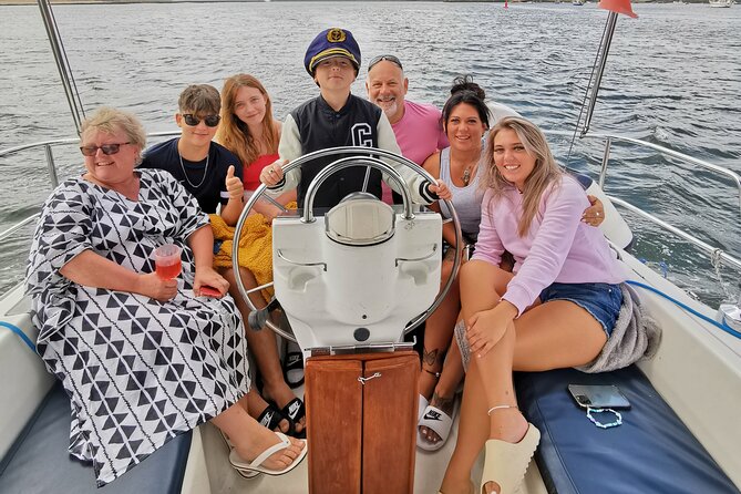 Porto: Wine and cheese tasting on a sailboat on the Douro River - The people on board
