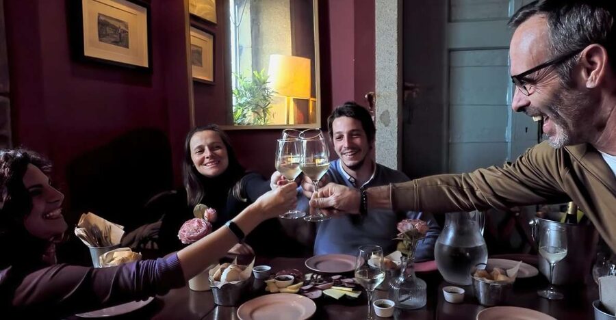 Porto: Wine Tour & One Hour Fado Show | All Included - FAQ
